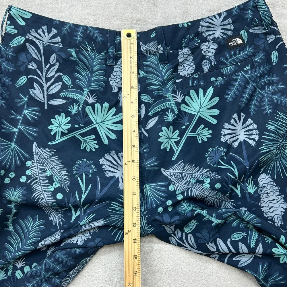 The North Face Class V Shorts Mens 36 Blue Floral Botanical NF0A3BDN Hiking